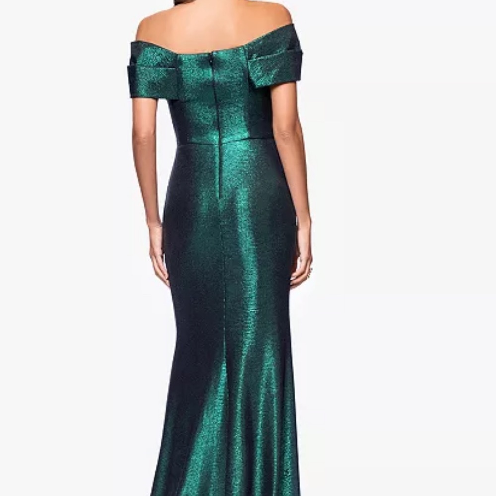 NWT Betsy & Adam Women's Long Off-The-Shoulder Gown - Picture 4 of 8